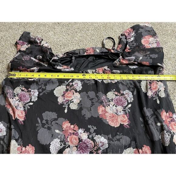 TORRID Black Floral Pink Cold Shoulder Lightweight Metallic Top Size 2 2XL - Picture 6 of 6